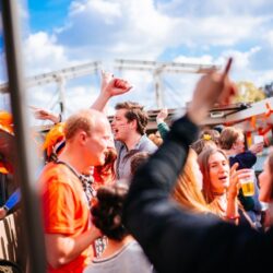 Koningsdag kings museumplein willem koninginnedag nederland oranje kleding kingsday vol heel reina fiesta kroning rey naranja maand annemarieke helemaal feast